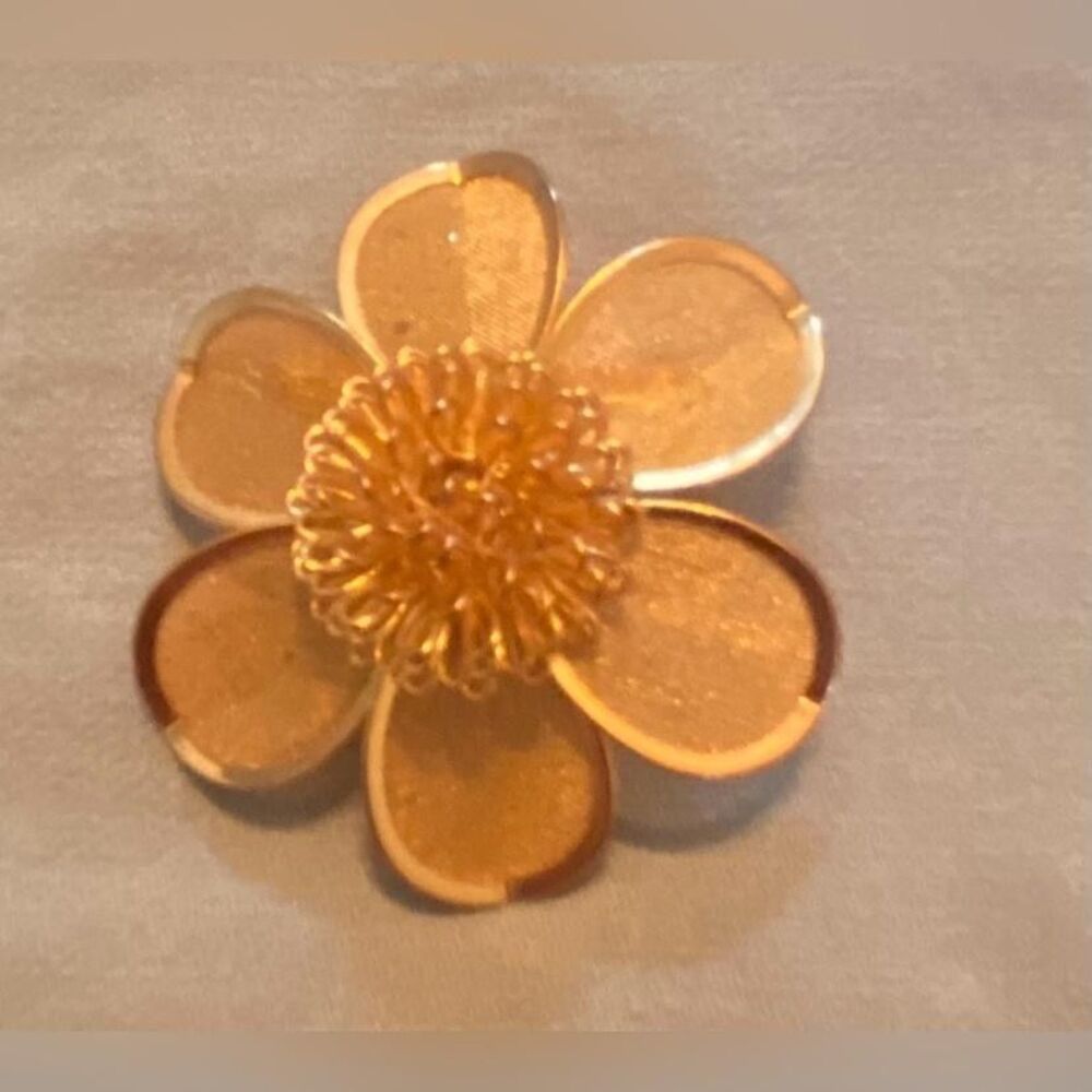 Gold Tone Flower Brooch Pin Textured Center Mesh 2 Inch